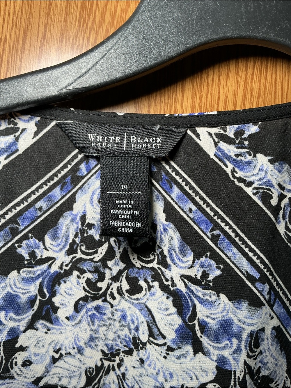 White House Black Market Blue & Black Scroll Print Faux Wrap Blouse Size 14 - Picture 3 of 4